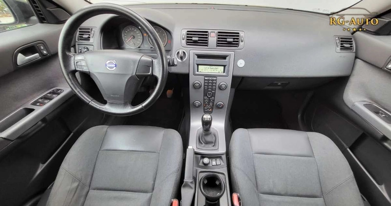 Volvo V50 cena 13900 przebieg: 233000, rok produkcji 2004 z Skierniewice małe 704